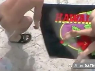 偷窥 海滩 他妈的 从 背后